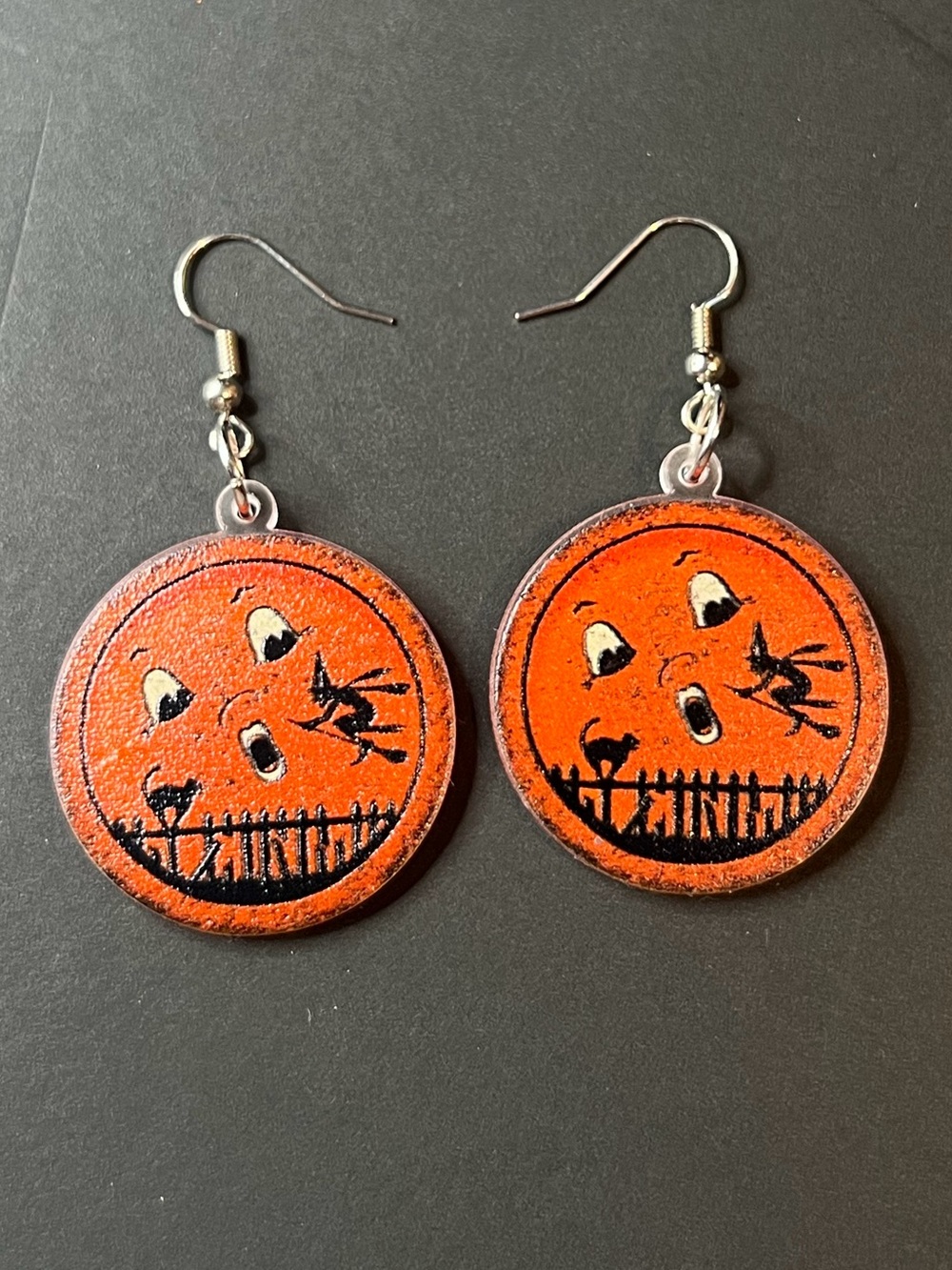 Vintage Halloween Orange Moon Face Acrylic Dangle Earrings 🧙♀️